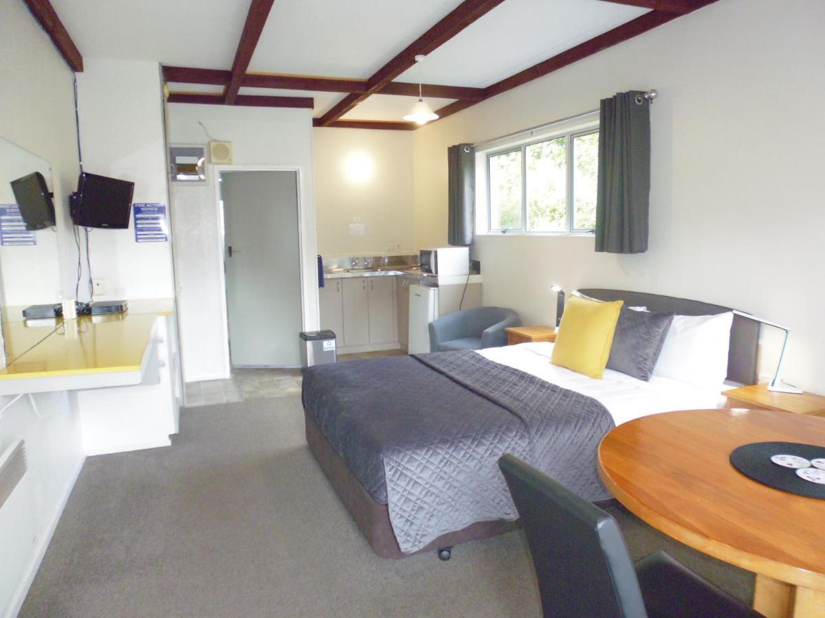 האנמר ספרינגס Spa Lodge Motel מראה חיצוני תמונה