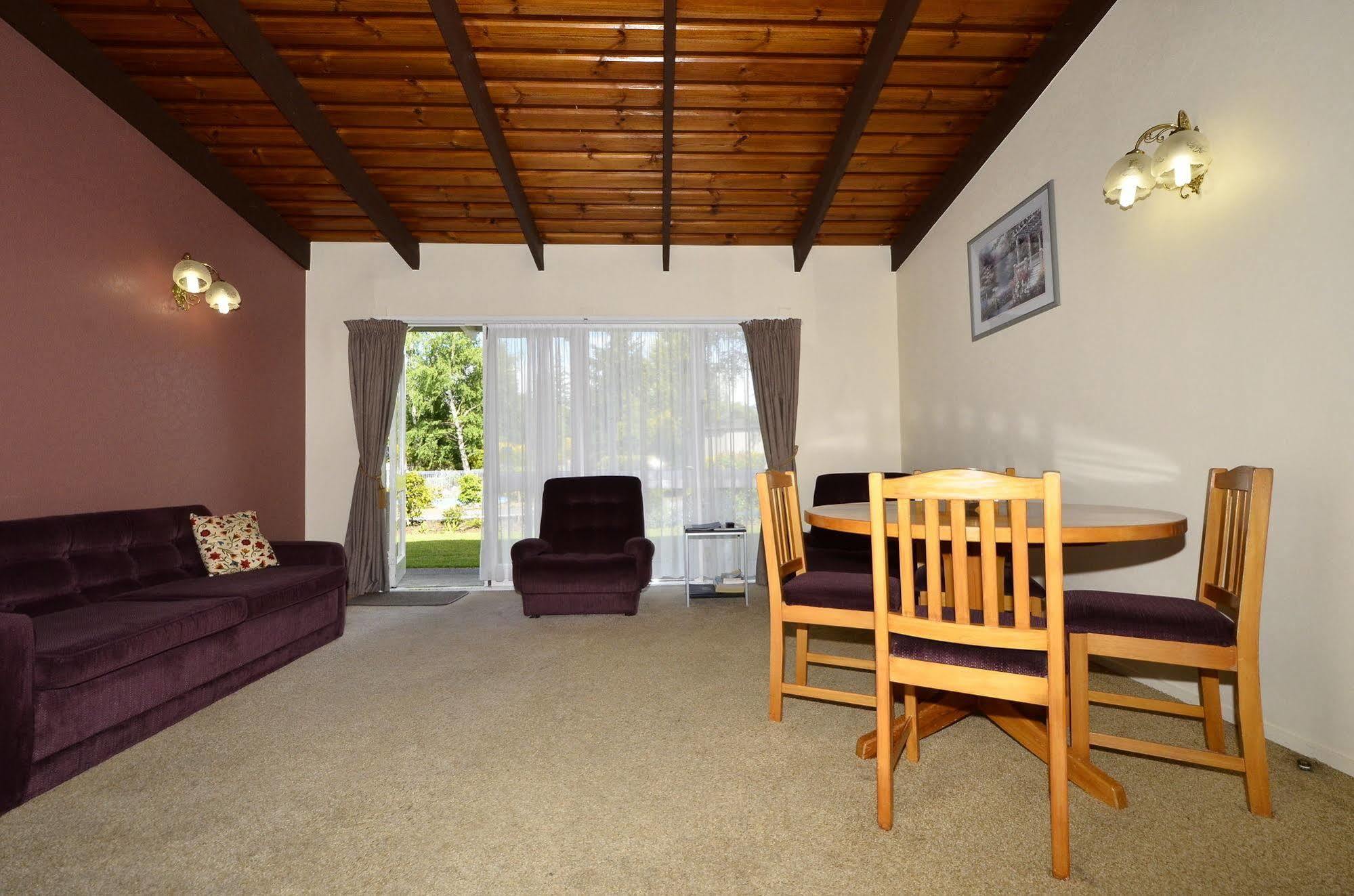 האנמר ספרינגס Spa Lodge Motel מראה חיצוני תמונה