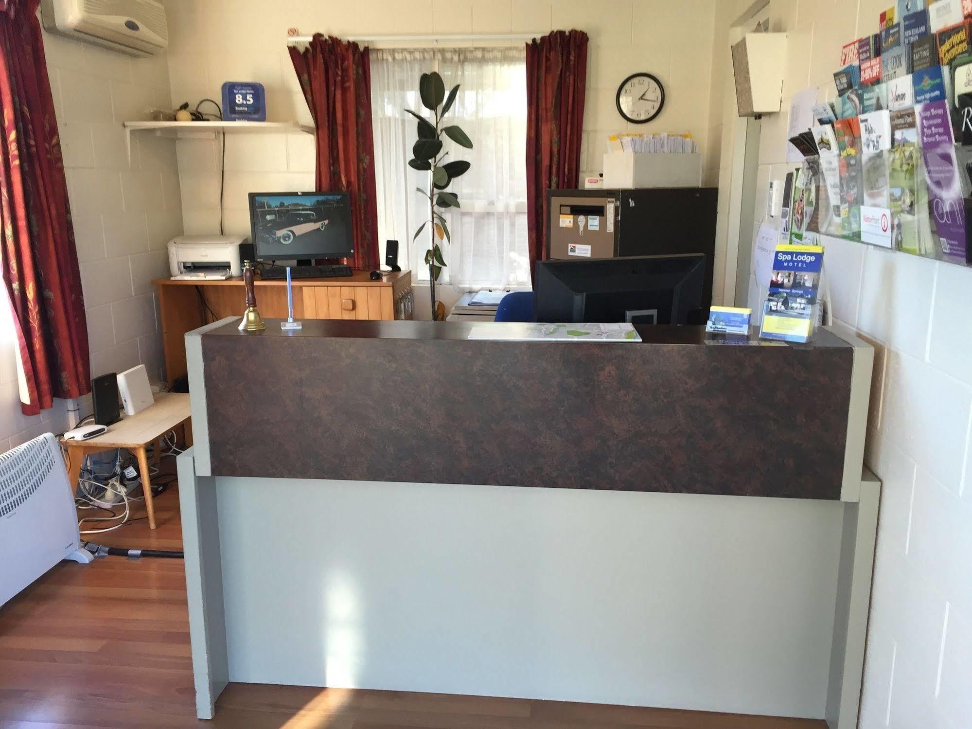 האנמר ספרינגס Spa Lodge Motel מראה חיצוני תמונה
