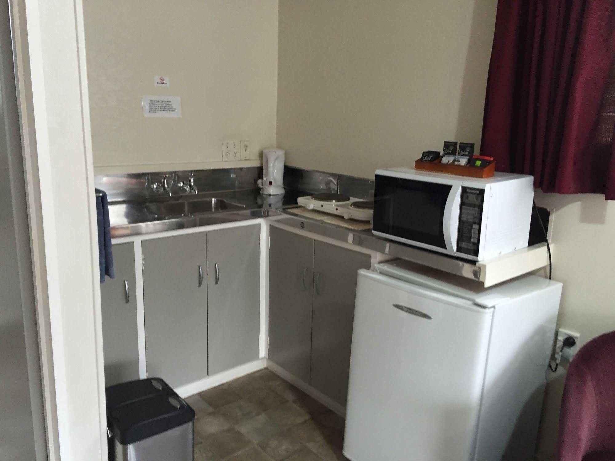 האנמר ספרינגס Spa Lodge Motel מראה חיצוני תמונה